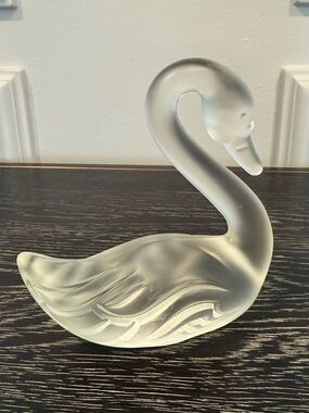 Vintage Fenton Frosted Art Glass Swan Figurine Stamped